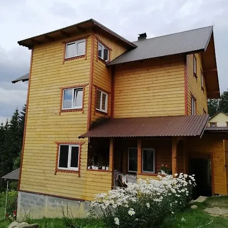 Marichka Pensión Yablunytsya